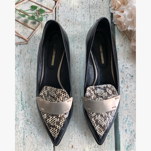 Nicholas Kirkwood 38 black loafer flats snake print leather pointed toe Womens - Picture 2 of 13